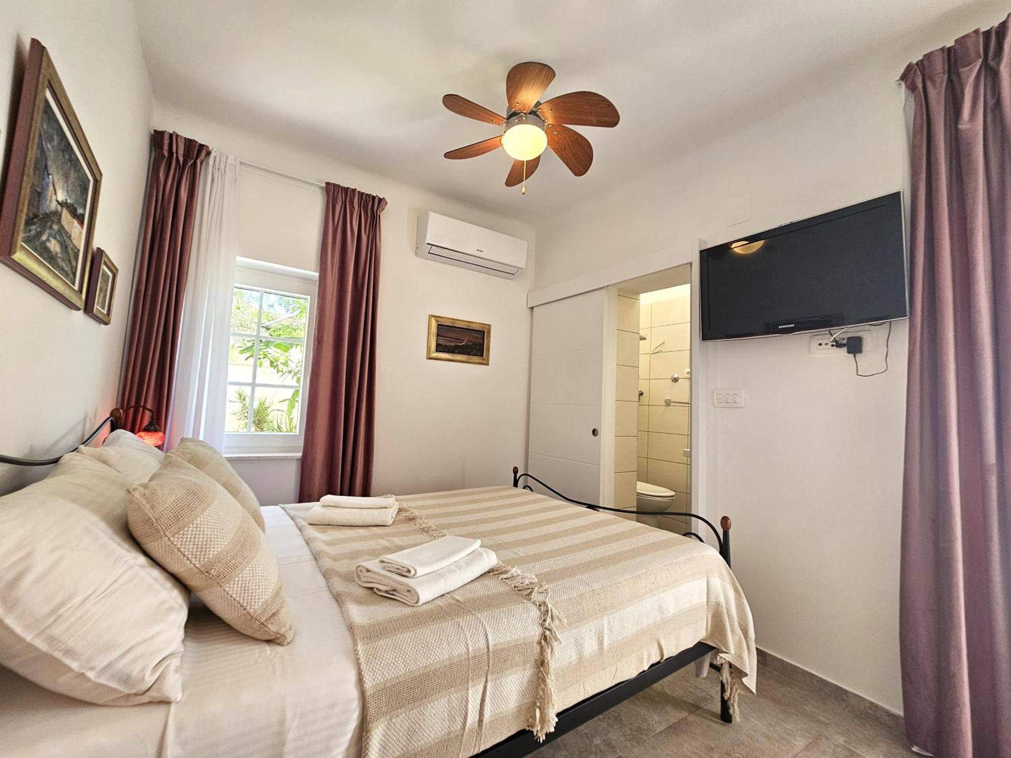 The Three Flowers Pool House โตรกีร์ ภายนอก รูปภาพ