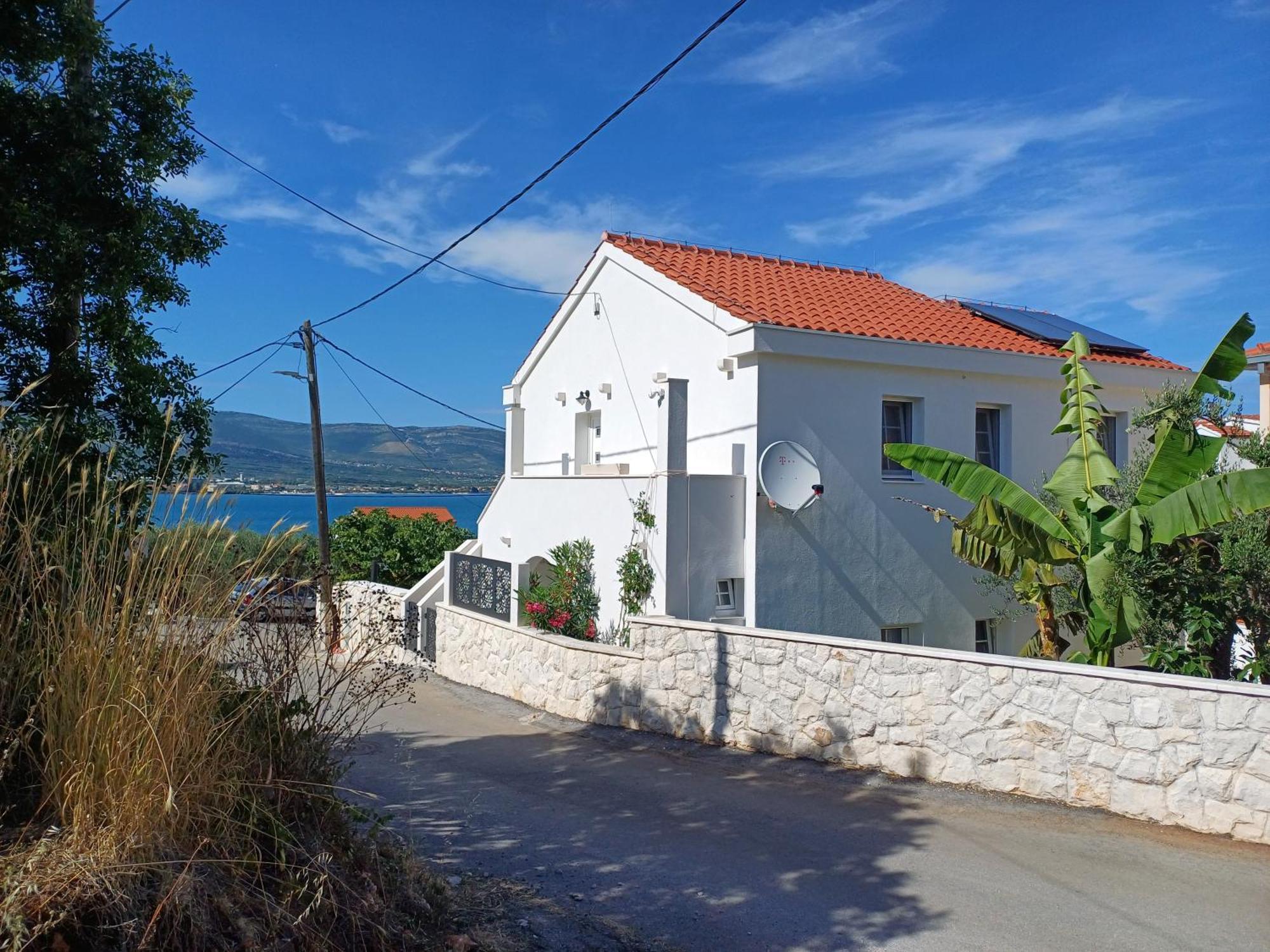 The Three Flowers Pool House โตรกีร์ ภายนอก รูปภาพ