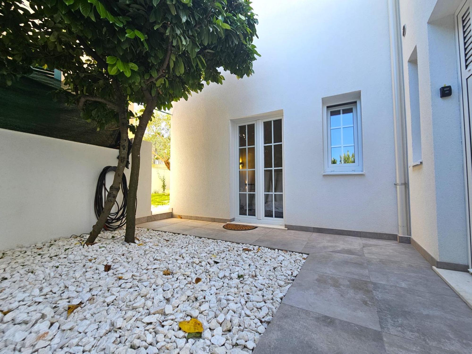 The Three Flowers Pool House โตรกีร์ ภายนอก รูปภาพ